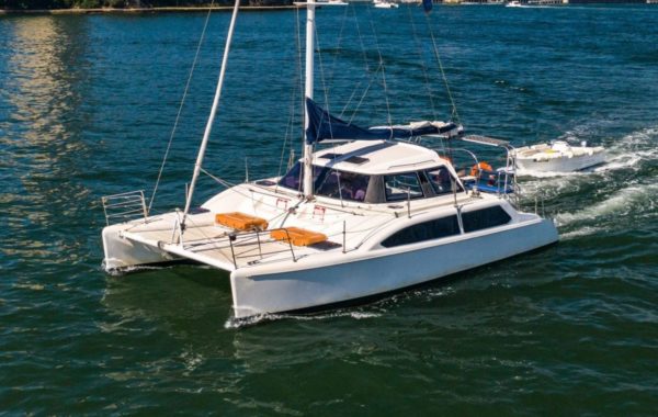 Delphinus – 32ft Catamaran Harbourlife Boat Hire