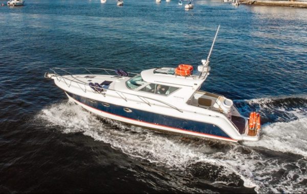 Boat Hire on Inception – Package for 12 guests