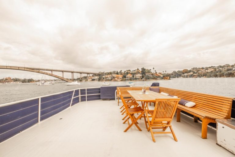 Sydney boat hire on ariston 39