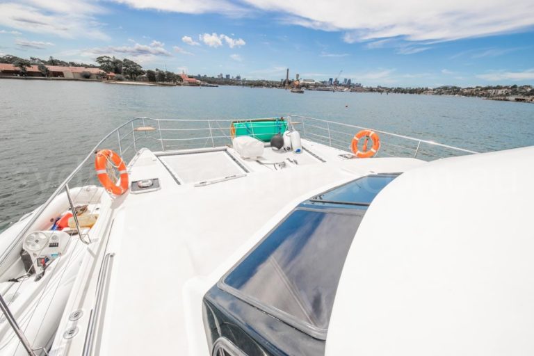 Sydney boat hire on cloud 9 24