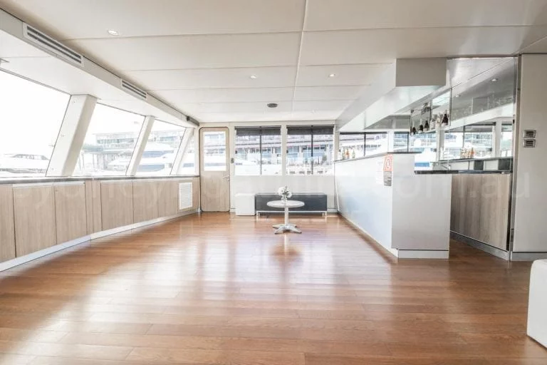 Sydney boat hire on karisma 12