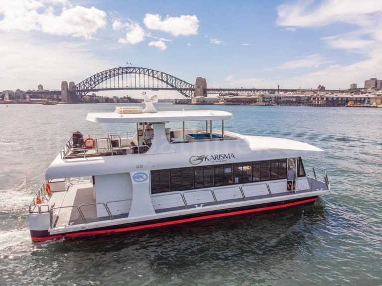 Sydney boat hire on karisma 2