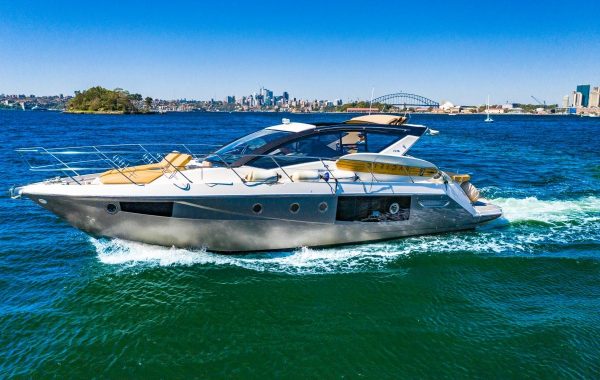 Boat Hire on Aqualuxe – Package for 10 Guests