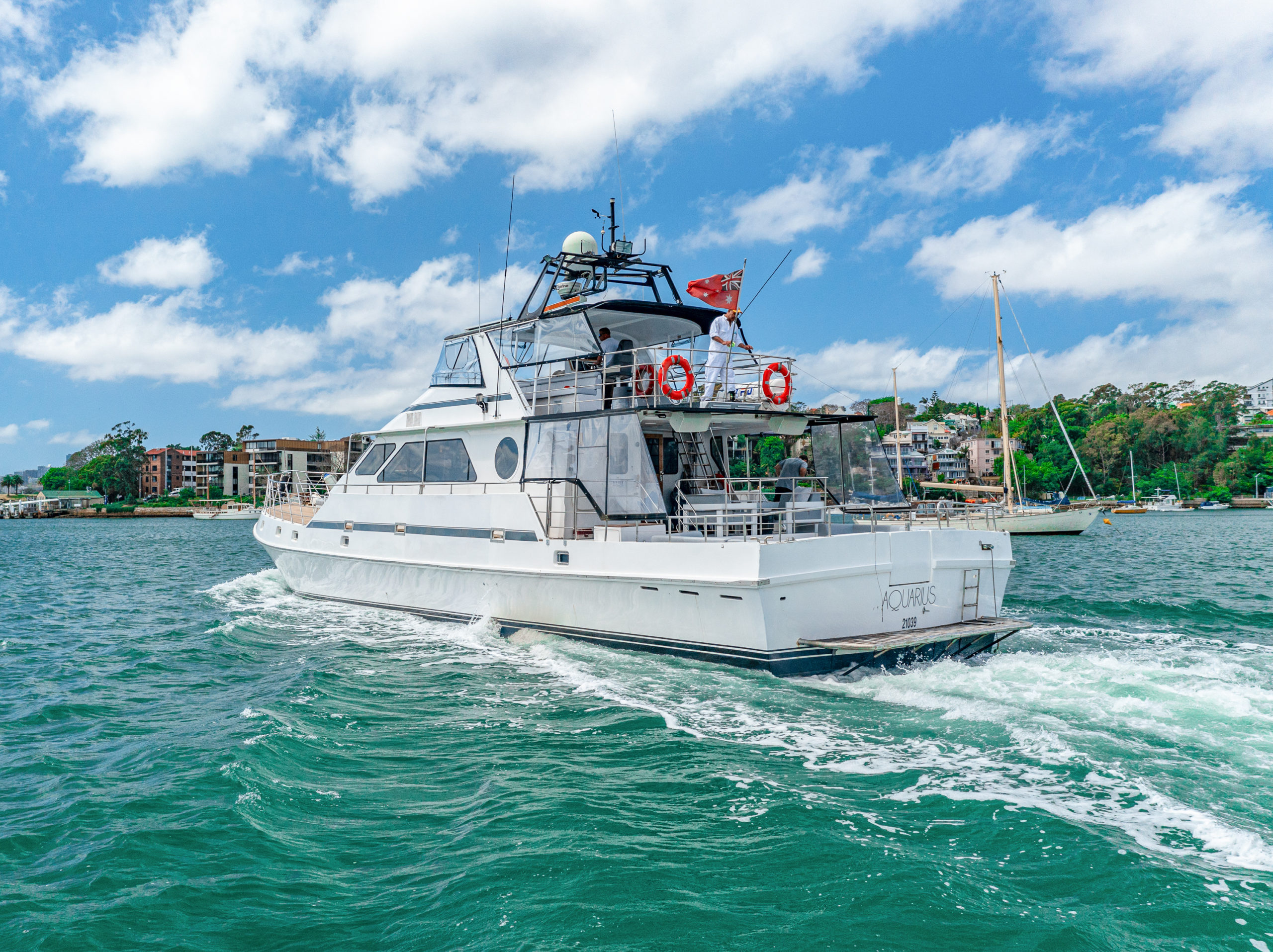 The additional services you get when you hire a yacht