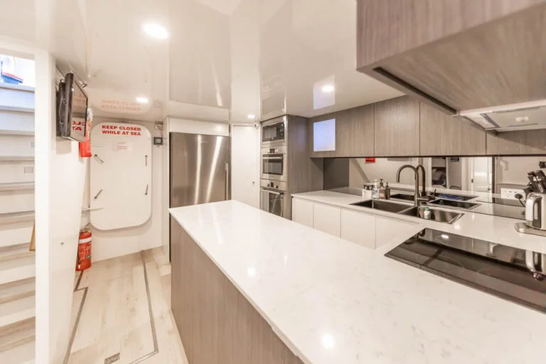 Boat Hire On Aquarius 27 | Sydney Boat Hire