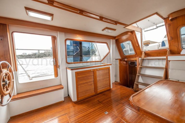 boat hire sydney on ambience 36