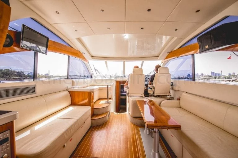 boat hire sydney on coco 10