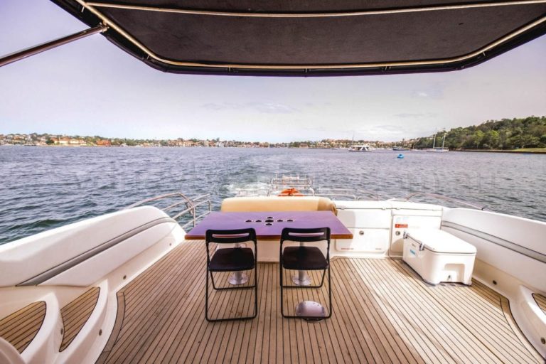 boat hire sydney on coco 6