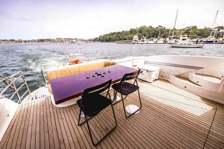 boat hire sydney on coco 7