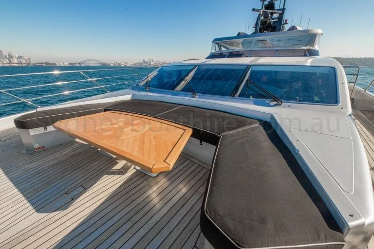 boat hire sydney on ghost 2 24