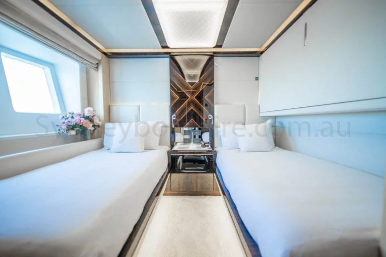 boat hire sydney on ghost 2 35