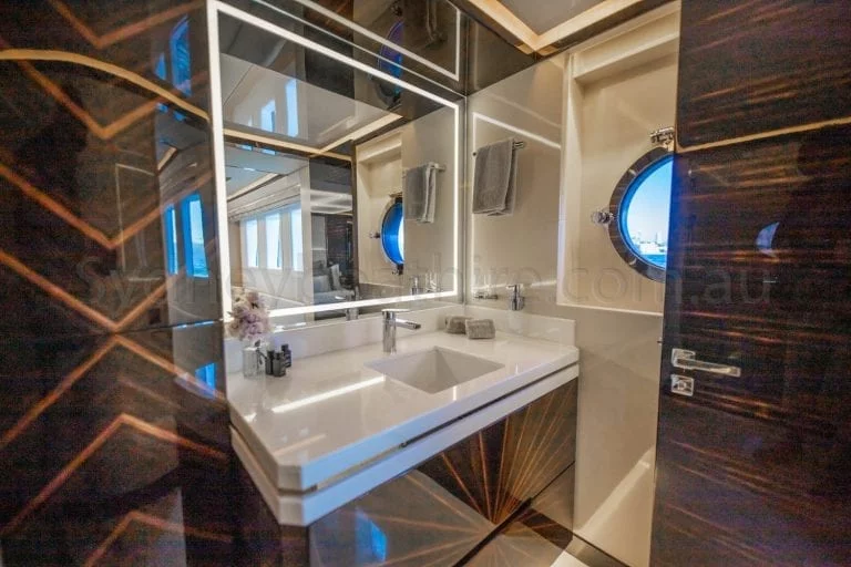 boat hire sydney on ghost 2 46