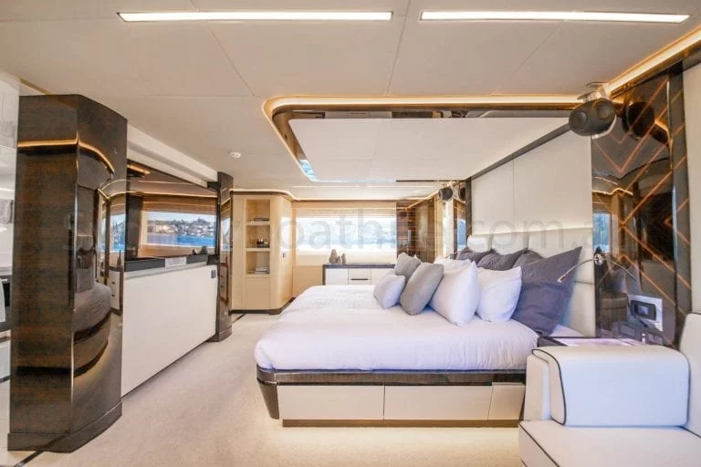 boat hire sydney on ghost 2 51