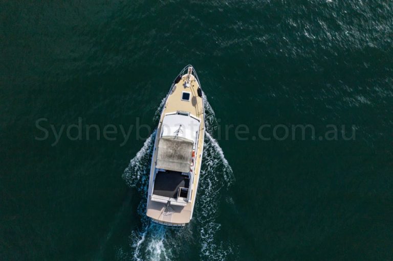 boat hire sydney on neptune 15