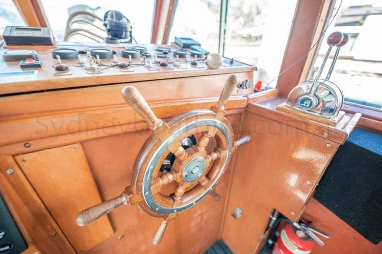 boat hire sydney on neptune 20