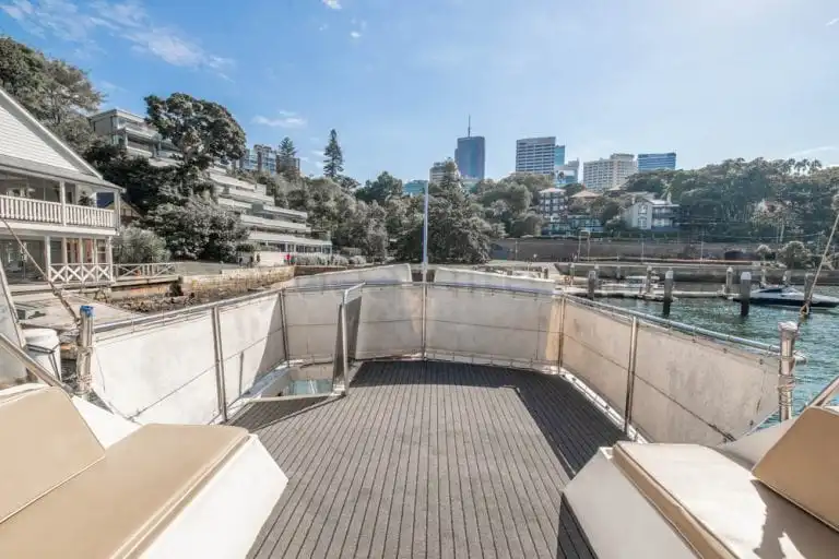 boat hire sydney on neptune 28