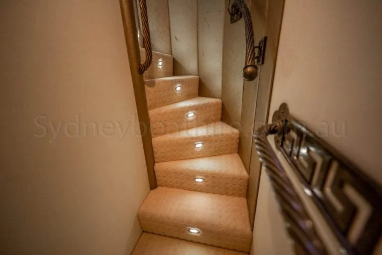 boat hire sydney on oscar ii 46