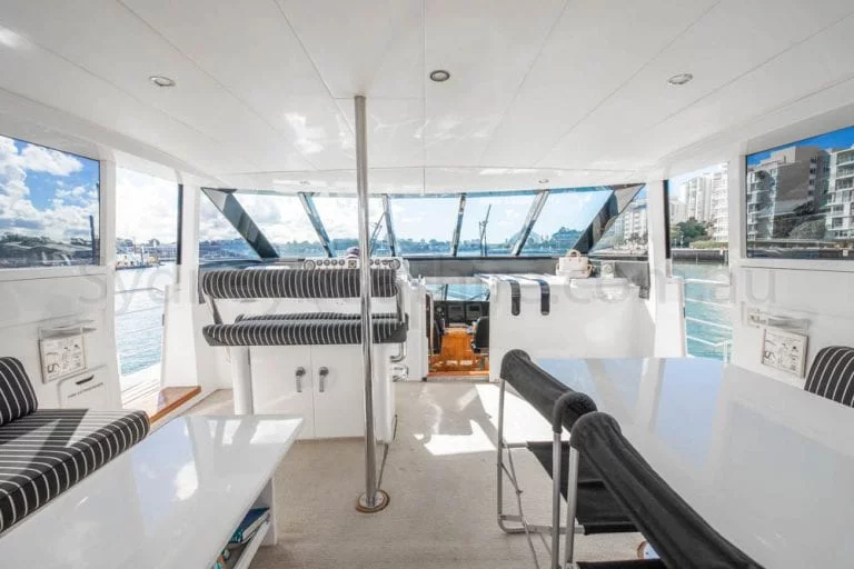 boat hire sydney on oscar ii 79