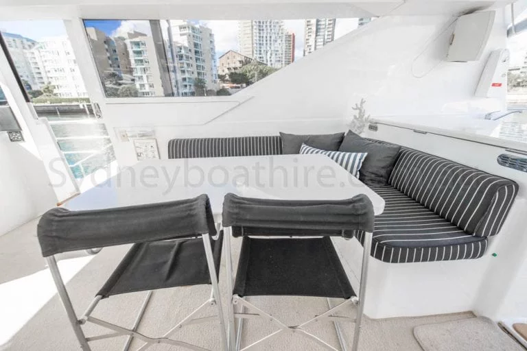 boat hire sydney on oscar ii 81