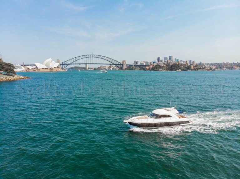 boat hire sydney on seaduced 31