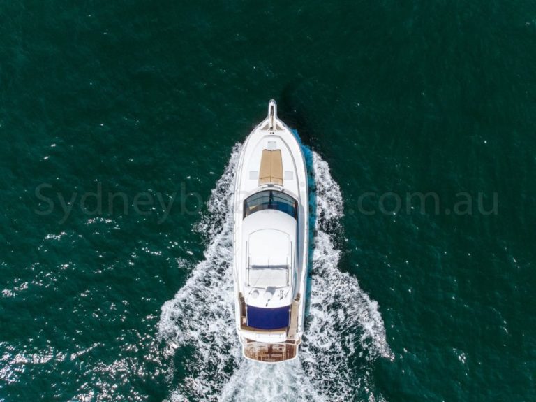 boat hire sydney on seaduced 32
