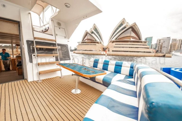 boat hire sydney on calypso 46