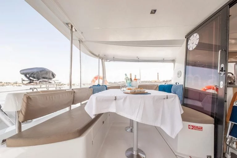 Sydney boat hire Too up 3