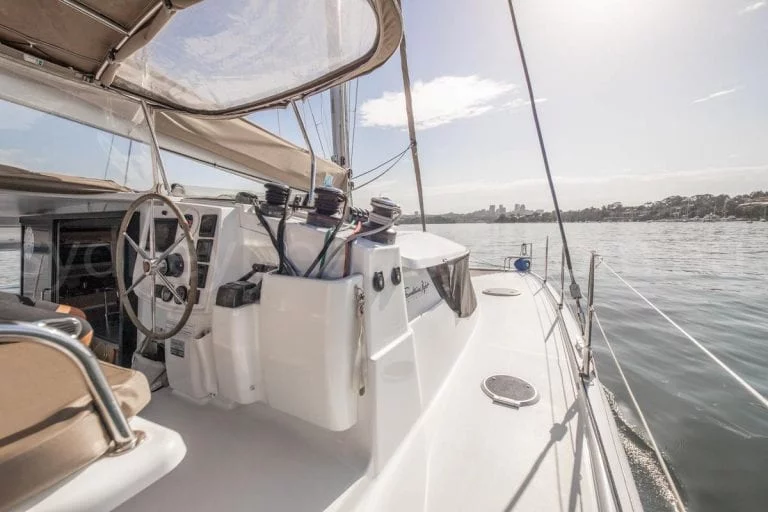 Sydney boat hire Too up 4