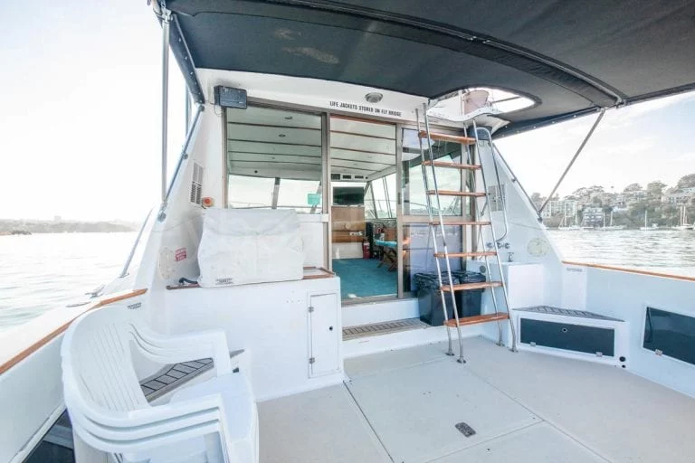 Sydney boat hire on amber 21