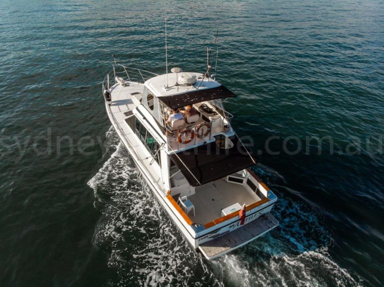 Sydney boat hire on amber 6