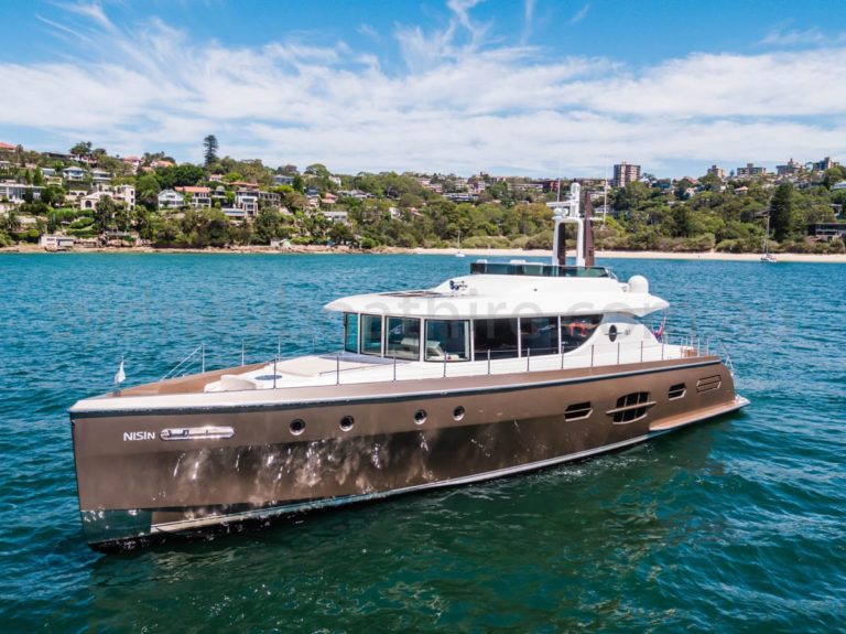 boat hire sydney on nisi 21