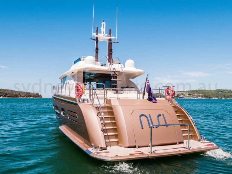 boat hire sydney on nisi 24