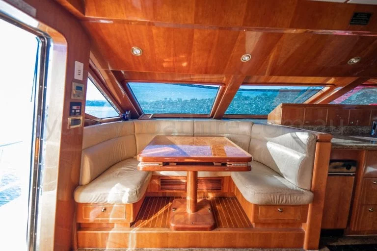 boat hire sydney on oceanos 37