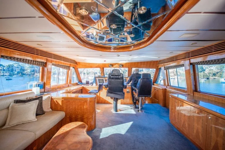 boat hire sydney on oceanos 46