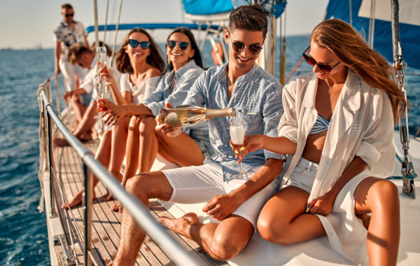 Why You Should Rent A Yacht for Your Next Birthday Party in Sydney?